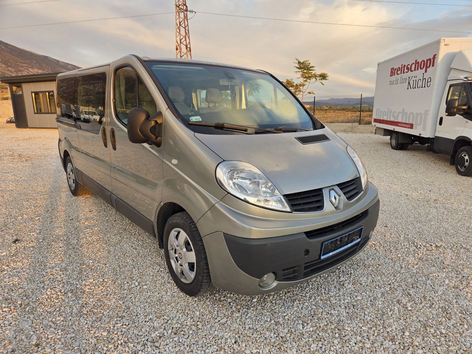 Renault Trafic, снимка 2 - Бусове и автобуси - 56684929
