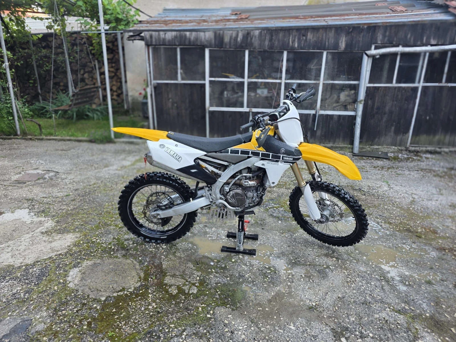 Yamaha Yzf