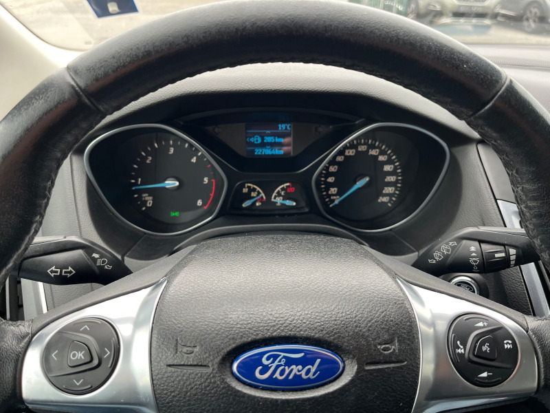 Ford Focus 1.6 TITANIUM, снимка 3 - Автомобили и джипове - 46356215