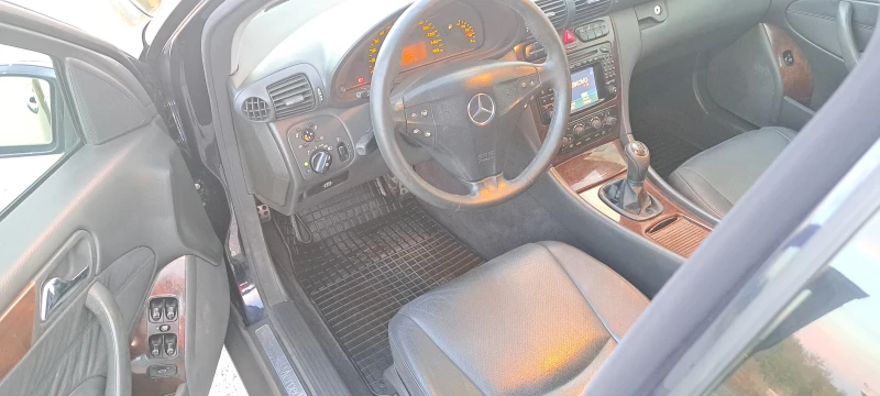 Mercedes-Benz C 220 2.2cdi* Нави* Кожа* 6ск.* Седан, снимка 3 - Автомобили и джипове - 47454103