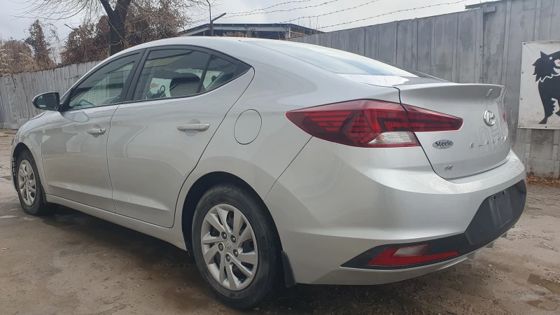 Hyundai Elantra 2.0 i DOHC, снимка 6 - Автомобили и джипове - 48222817