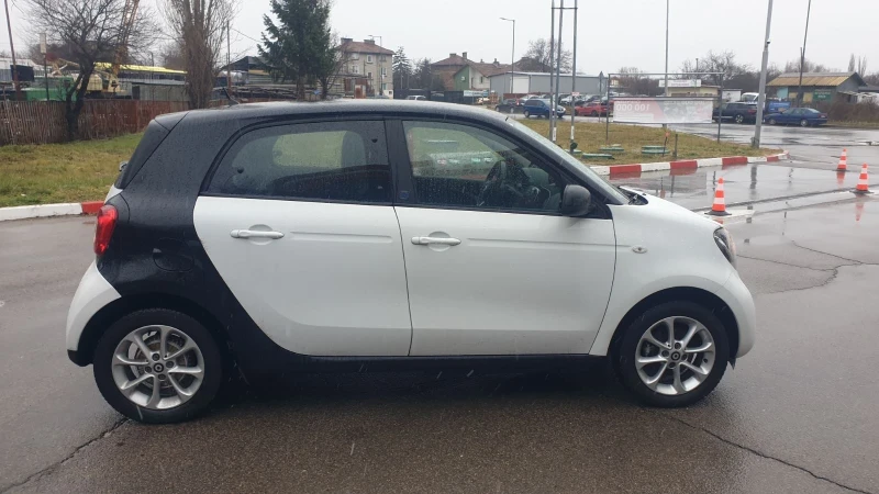 Smart Forfour НОВА КОЛА-EQ17kWh 82HP-ФЕЙСТ ЛИФТ, снимка 5 - Автомобили и джипове - 48422747