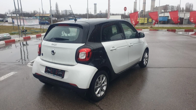 Smart Forfour НОВА КОЛА-EQ17kWh 82HP-ФЕЙСТ ЛИФТ, снимка 4 - Автомобили и джипове - 48422747