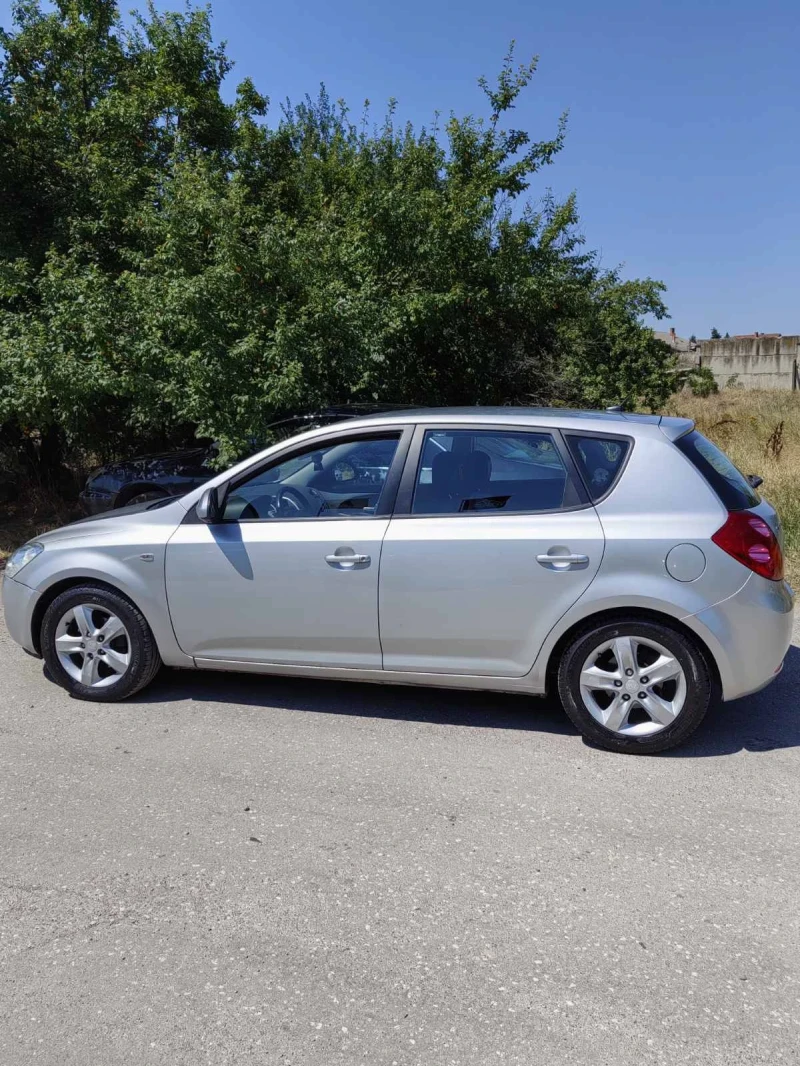 Kia Ceed, снимка 1 - Автомобили и джипове - 49136344