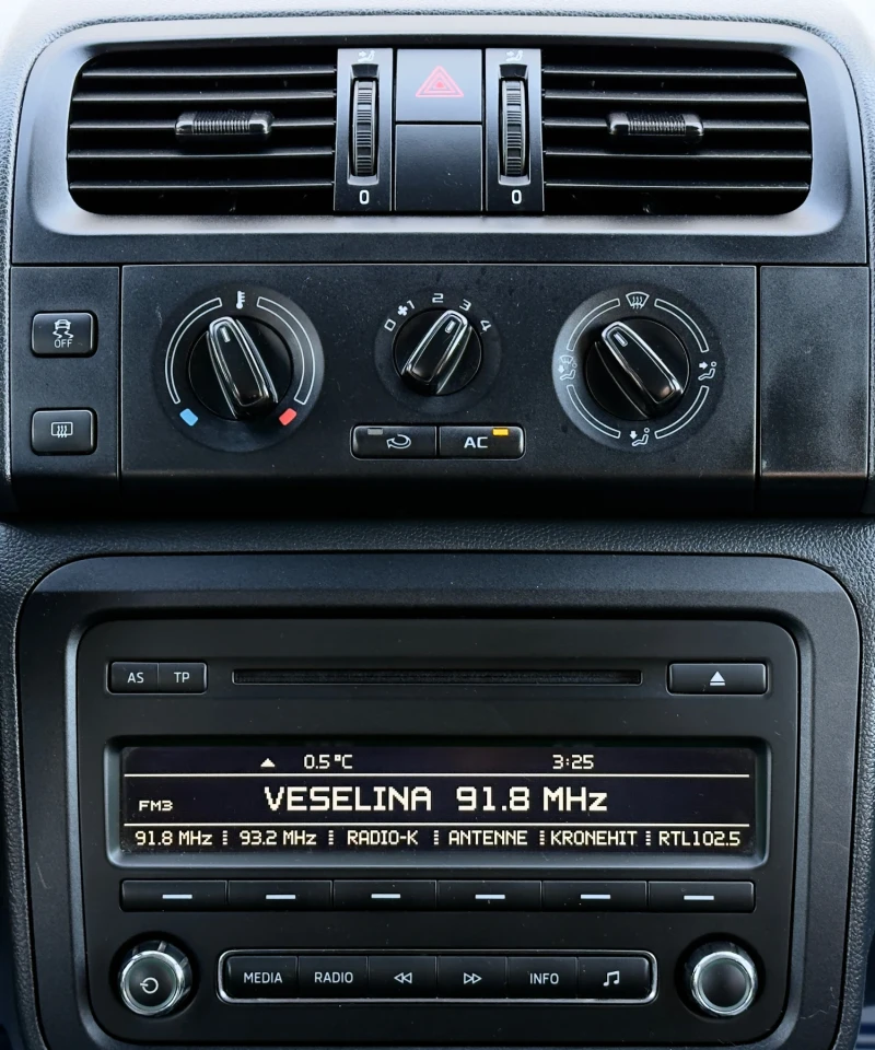 Skoda Fabia 1.6TDi EURO 5, снимка 13 - Автомобили и джипове - 49263423