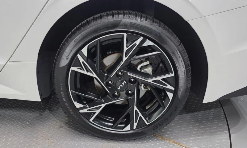 Kia K5 2.0 Prestige * НАЙ-ДОБРА ЦЕНА В БЪЛГАРИЯ* , снимка 5 - Автомобили и джипове - 52361098