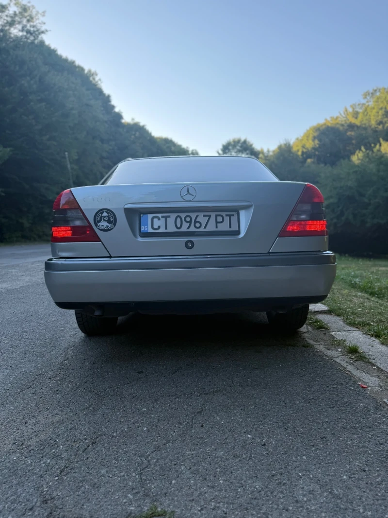 Mercedes-Benz C 180, снимка 6 - Автомобили и джипове - 52474016
