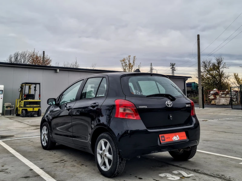 Toyota Yaris 1.0 68 к.с. * КЛИМАТИК* ЕВРО 4, снимка 9 - Автомобили и джипове - 52526747