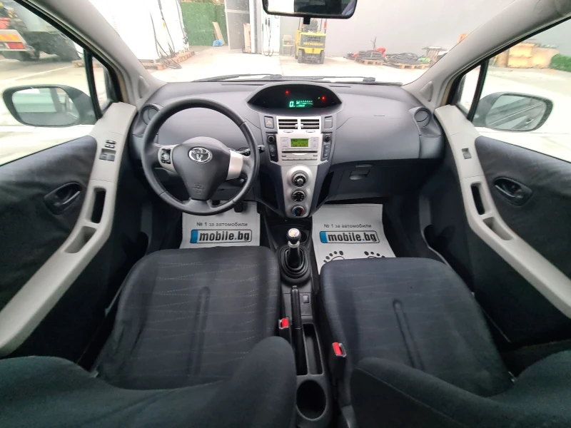 Toyota Yaris 1.0 68 к.с. * КЛИМАТИК* ЕВРО 4, снимка 13 - Автомобили и джипове - 52526747