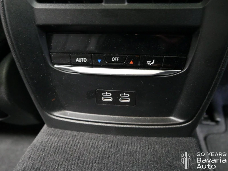 BMW 330 e Touring M Sport Paket Sportautomatic, снимка 16 - Автомобили и джипове - 52669221