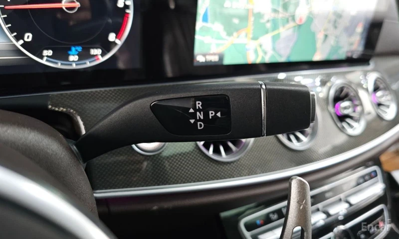 Mercedes-Benz CLS 300, снимка 9 - Автомобили и джипове - 52731508