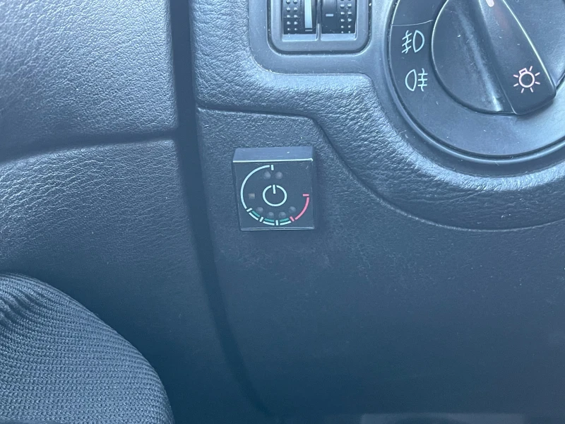 VW Golf 1.6 Бензин/ Ръчка/ ГАЗ / Климатроник, снимка 17 - Автомобили и джипове - 52839927