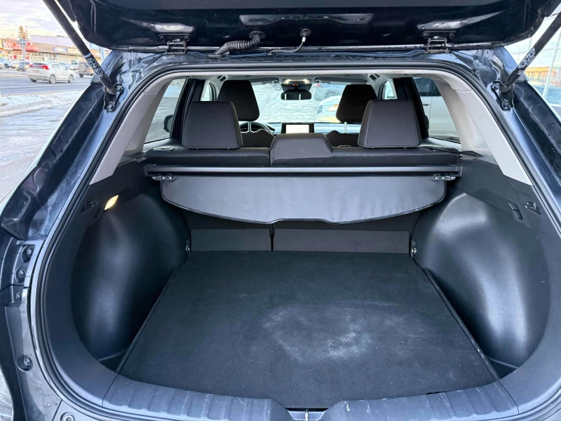 Toyota Corolla Cross LE * CARFAX* ОПЦИЯ ЗА ФИНАНСИРАНЕ* , снимка 14 - Автомобили и джипове - 53204336