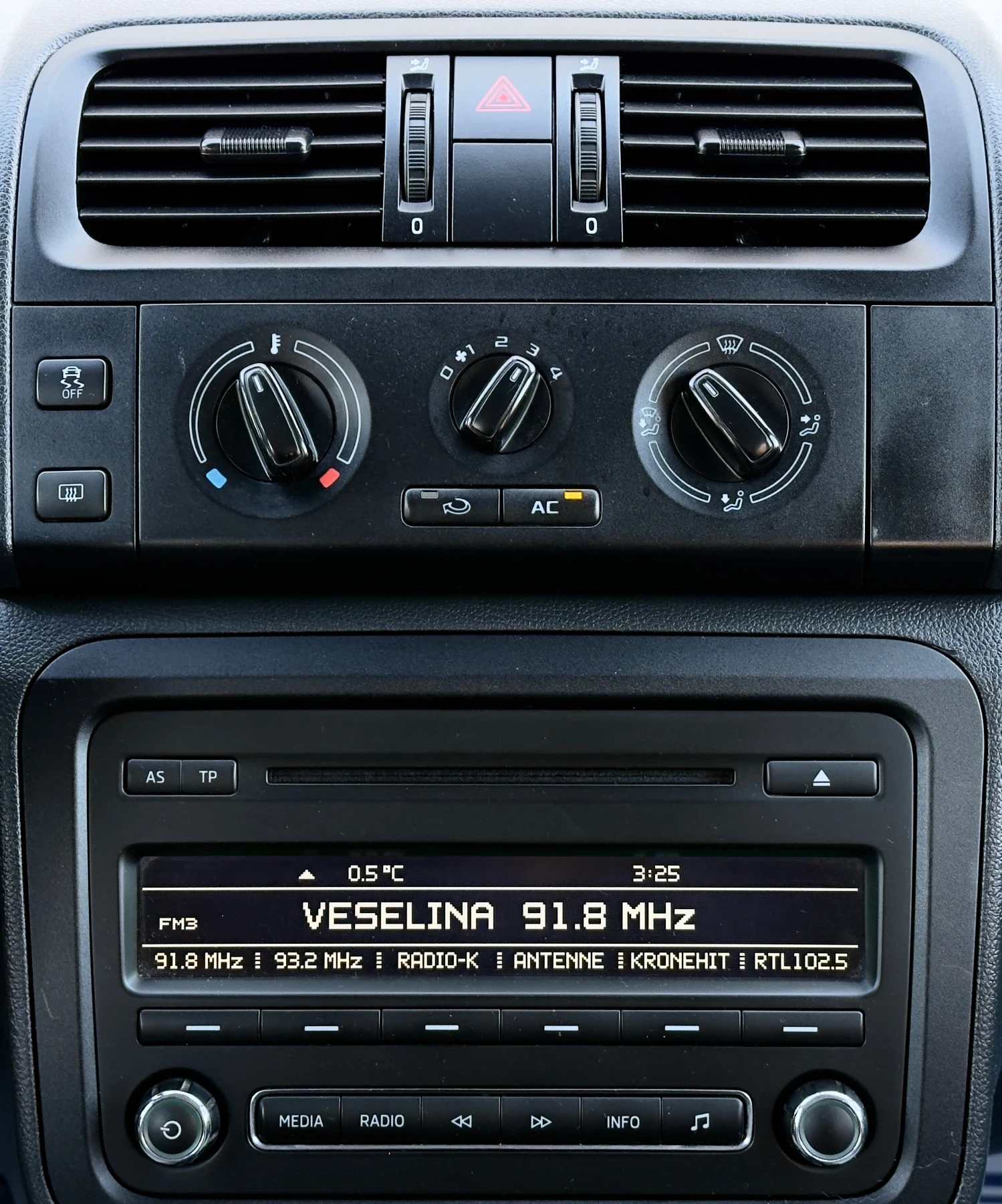 Skoda Fabia 1.6TDi EURO 5 | Mobile.bg   13