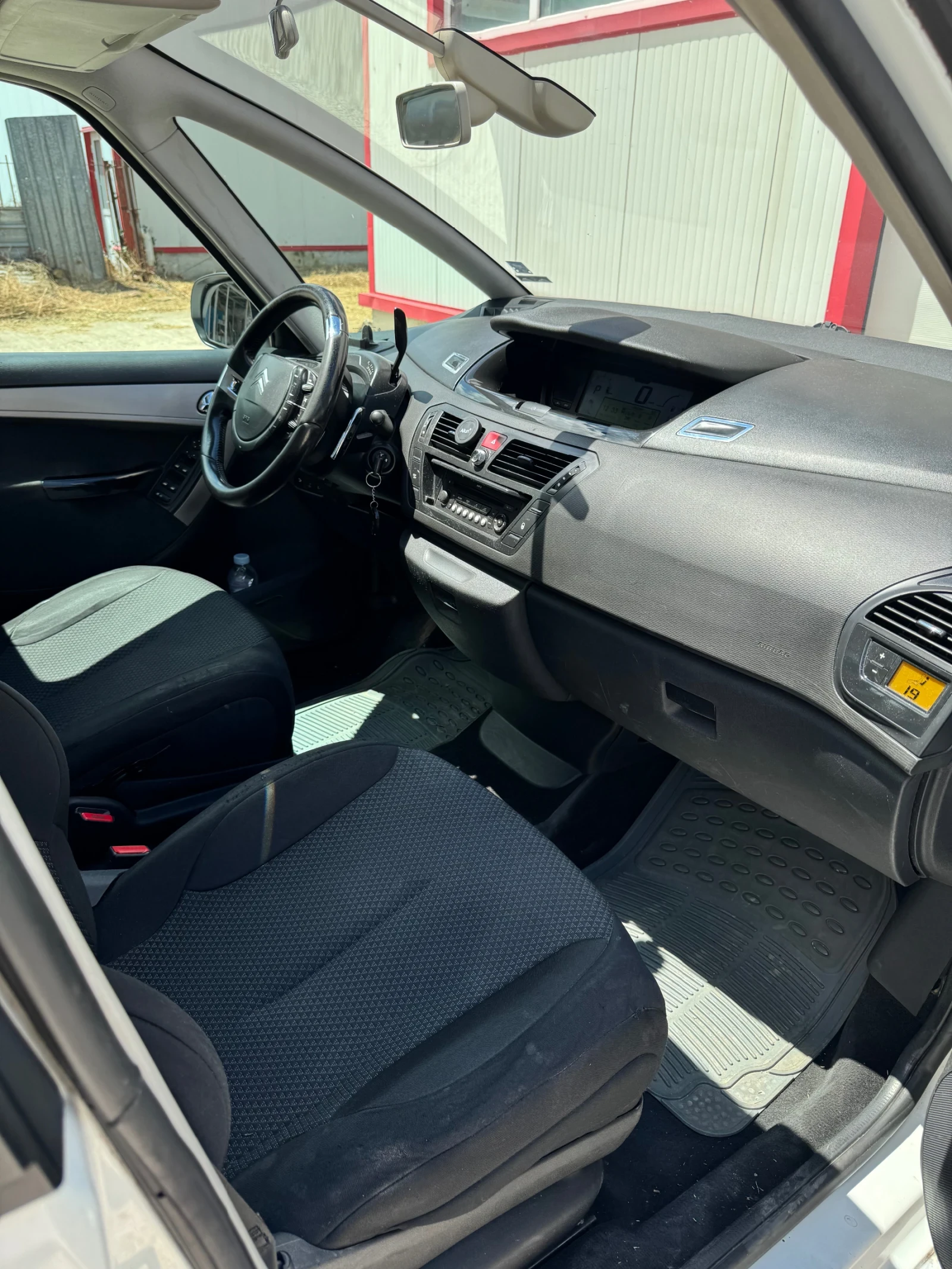 Citroen C4 Picasso 7 места - изображение 6