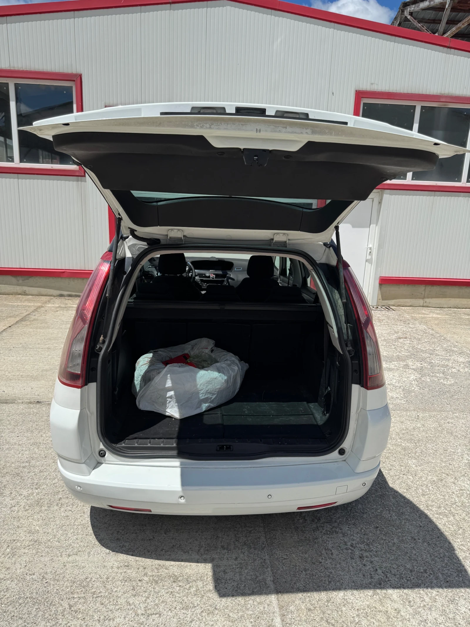 Citroen C4 Picasso 7 места - изображение 9