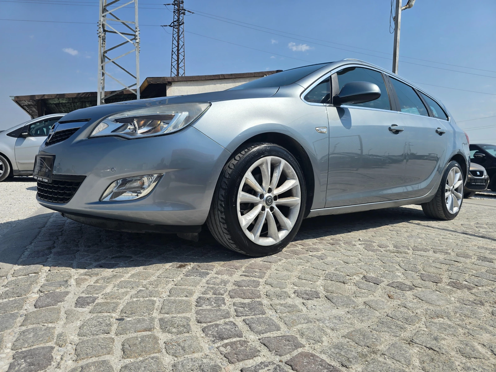 Opel Astra 1, 7-125к.с.COSMO, NAVI - изображение 3