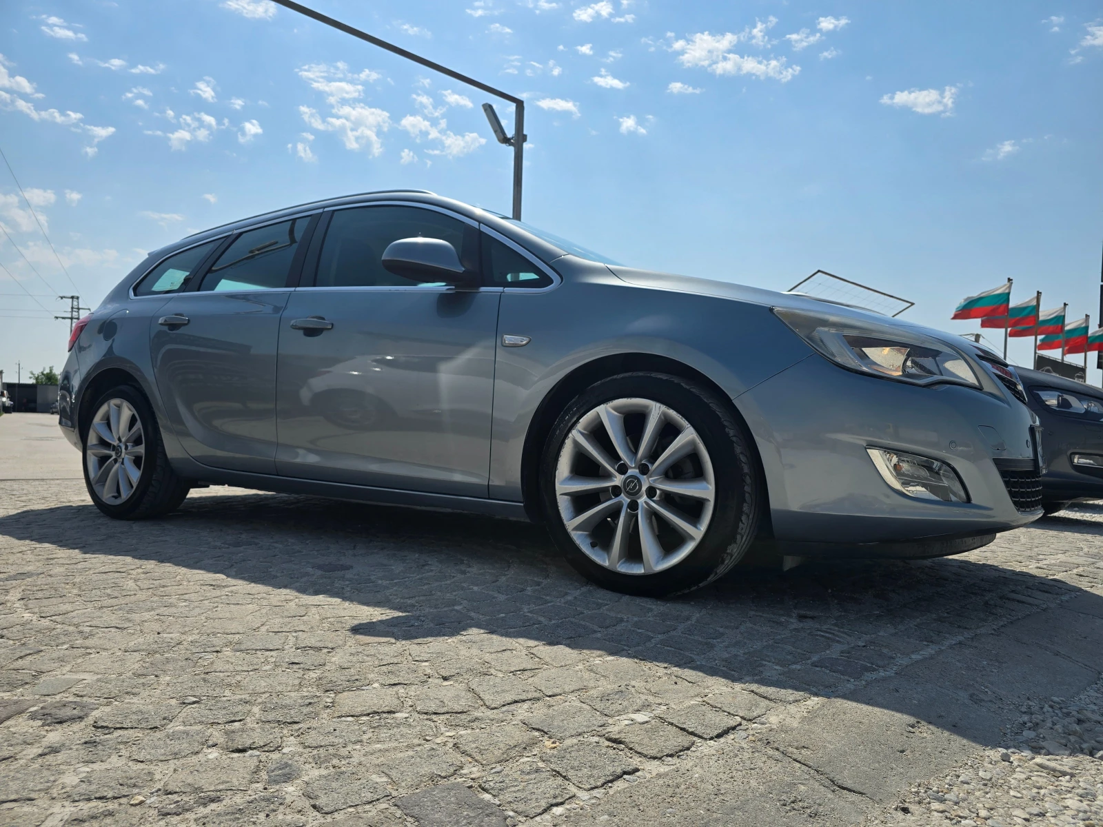 Opel Astra 1, 7-125к.с.COSMO, NAVI - изображение 7