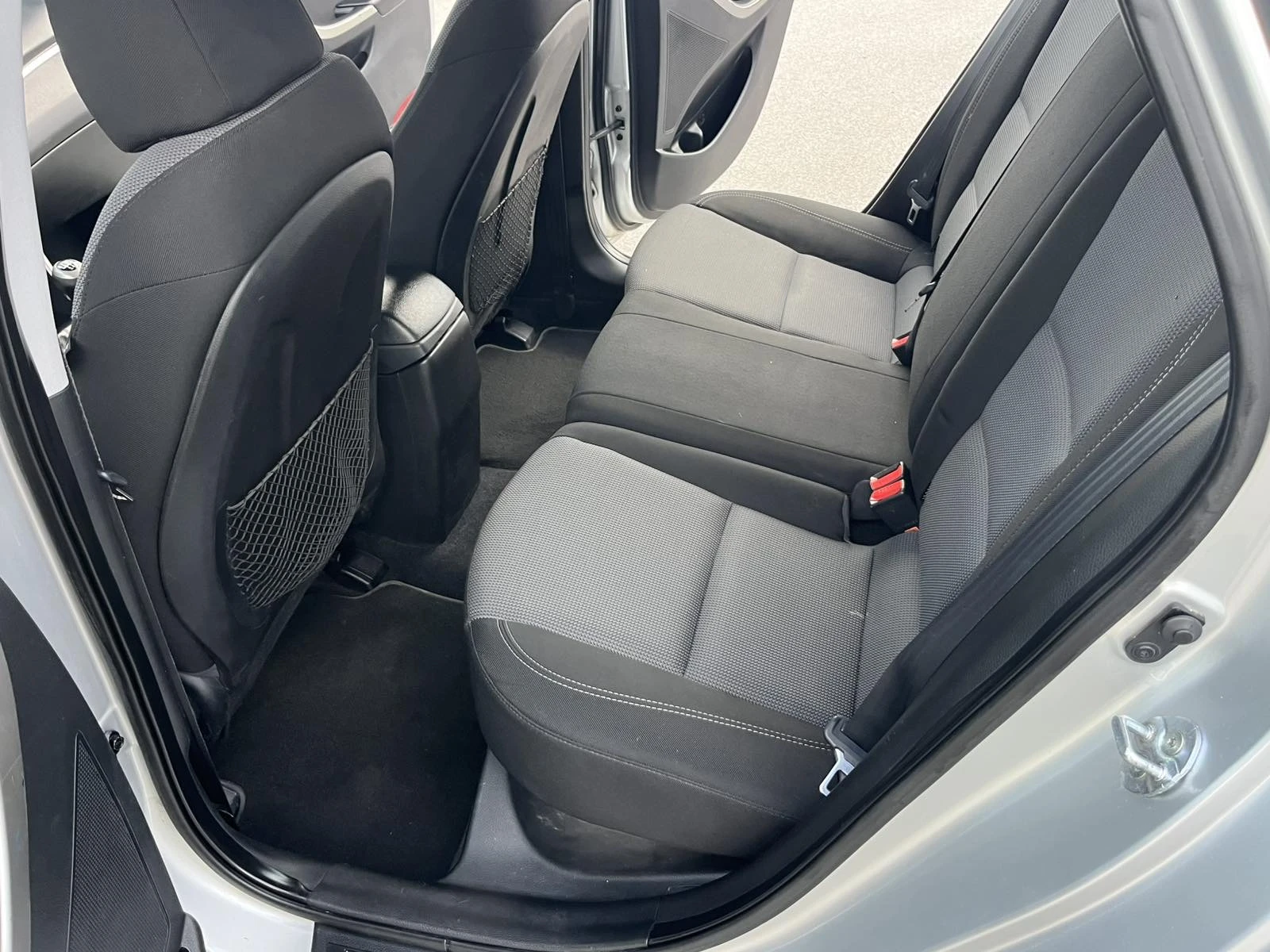 Hyundai I30 BI-FUEL 1.4I 99кс 6 СКОРОСТИ ПЕРФЕКТЕН ВНОС ИТАЛИЯ - изображение 9