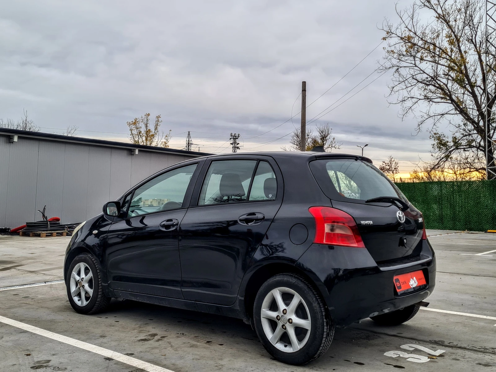 Toyota Yaris 1.0 68 к.с. * КЛИМАТИК* ЕВРО 4 - изображение 8