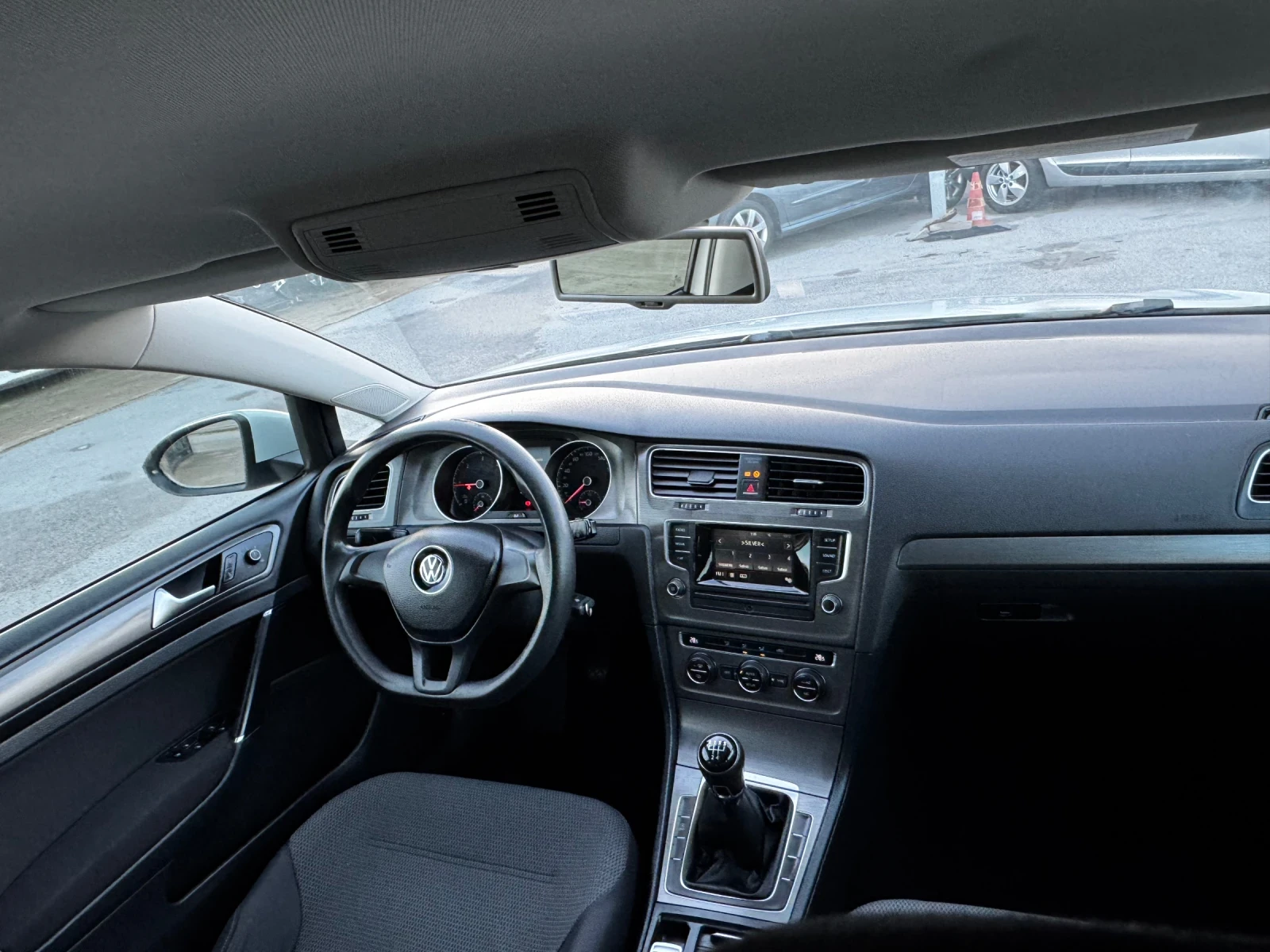 VW Golf 1.6TDI  | Mobile.bg   11