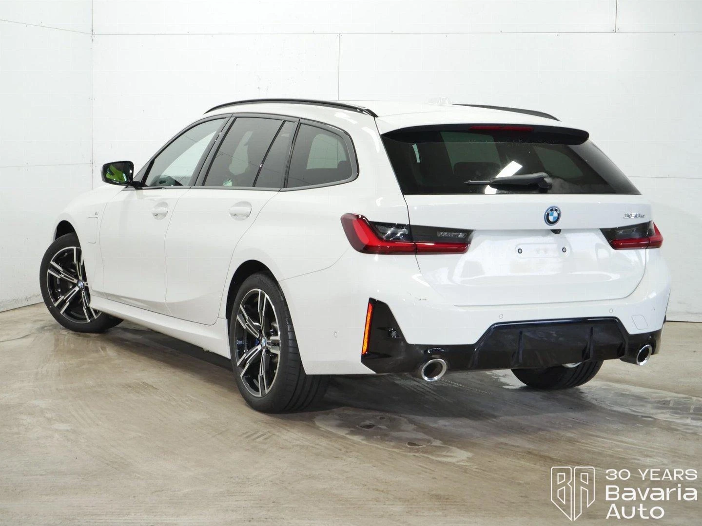 BMW 330 e Touring M Sport Paket Sportautomatic | Mobile.bg   2