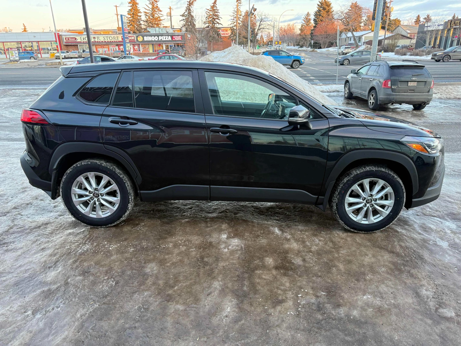 Toyota Corolla Cross LE * CARFAX* ОПЦИЯ ЗА ФИНАНСИРАНЕ*  - изображение 5