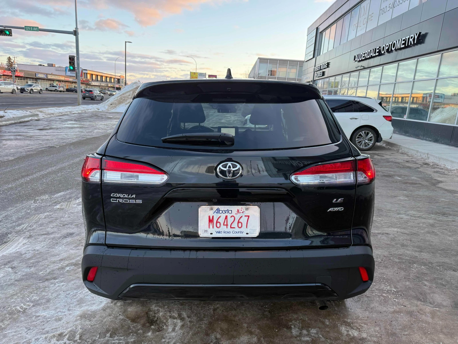 Toyota Corolla Cross LE * CARFAX* ОПЦИЯ ЗА ФИНАНСИРАНЕ*  - изображение 4