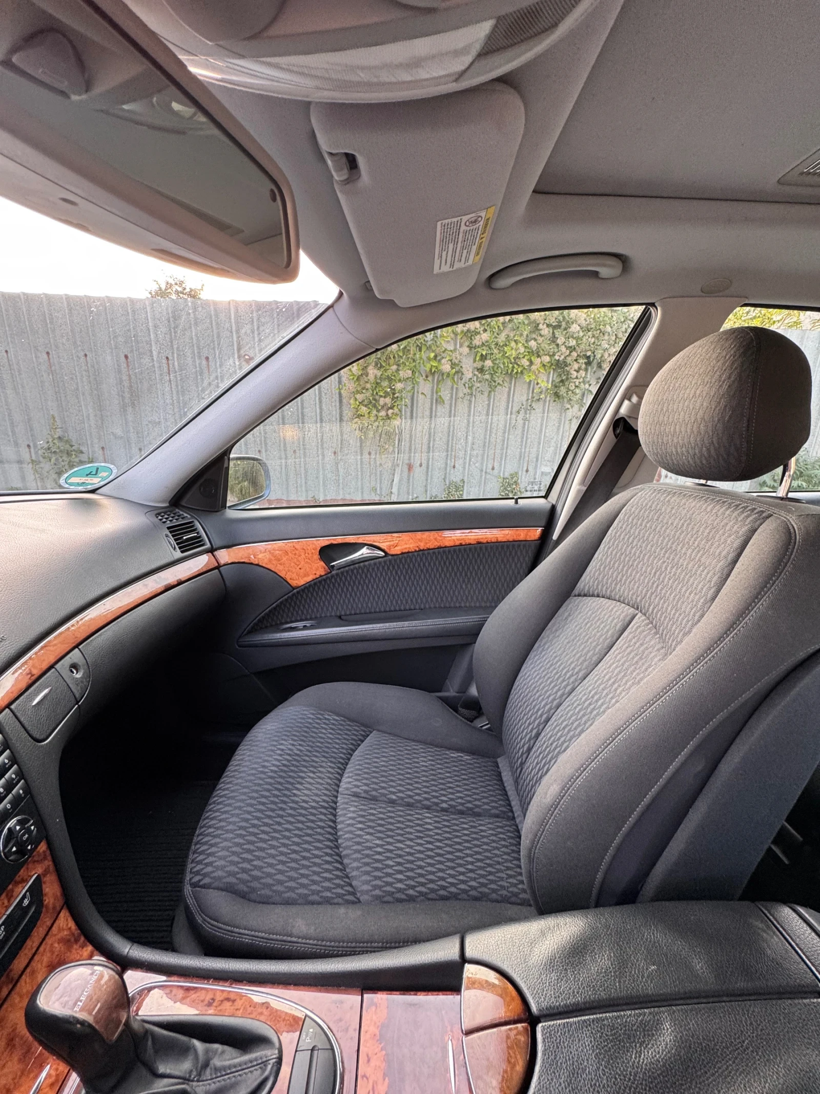 Mercedes-Benz E 280 3.2 cdi, снимка 6 - Автомобили и джипове - 53921671