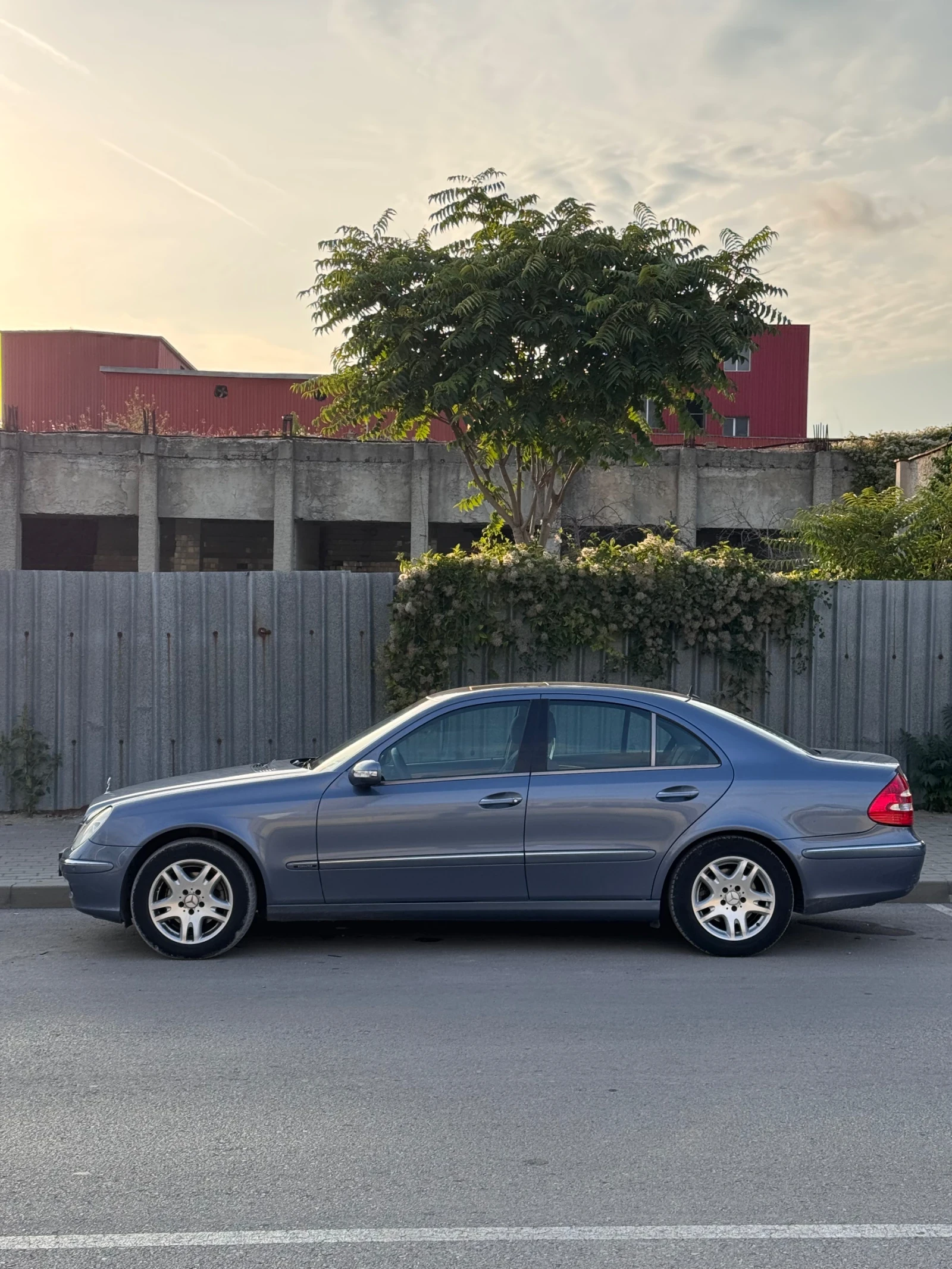 Mercedes-Benz E 280 3.2 cdi, снимка 12 - Автомобили и джипове - 53921671
