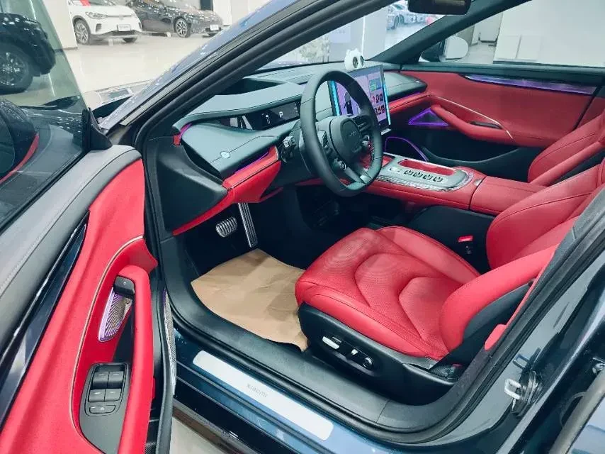 Xiaomi SU7, снимка 3 - Автомобили и джипове - 54081810