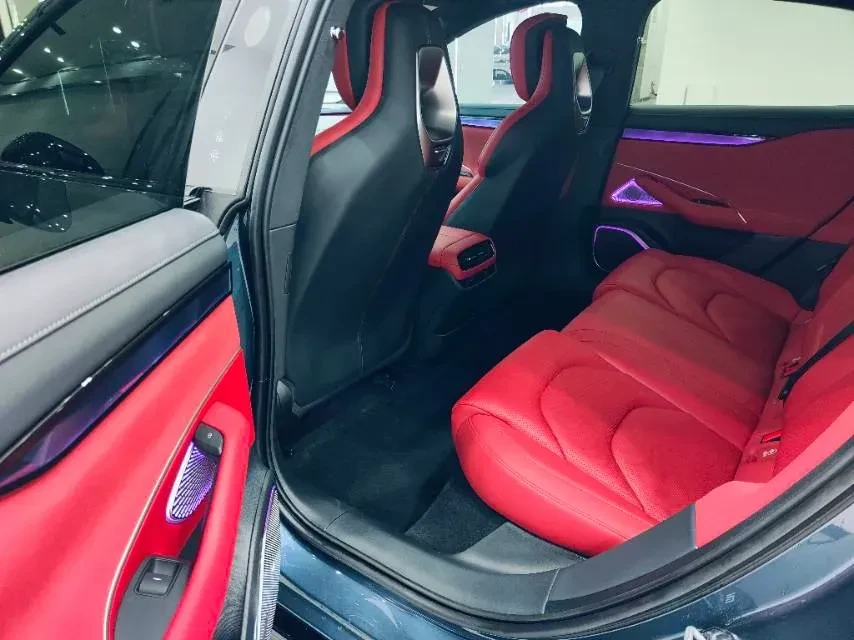 Xiaomi SU7, снимка 5 - Автомобили и джипове - 54081810