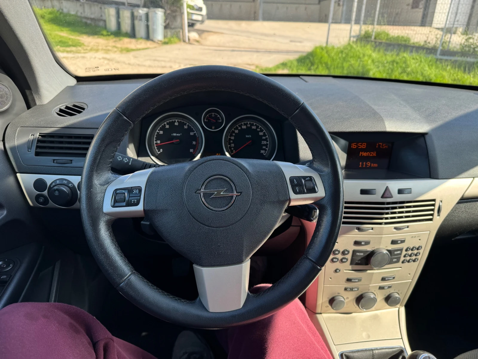 Opel Astra 1.6 16v 105ps обслужена, снимка 11 - Автомобили и джипове - 54459288