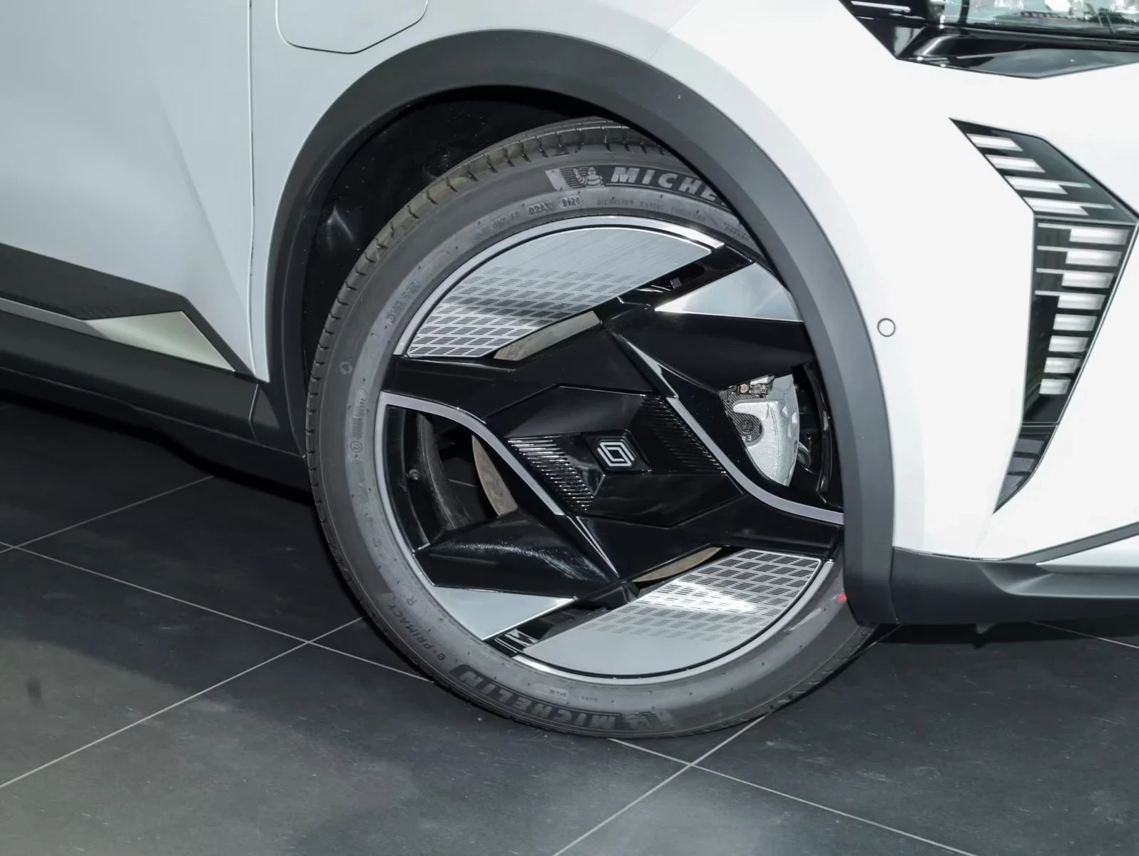 Renault Scenic E-Tech 87kWh Iconic - Full Options | Mobile.bg � ����������� 4