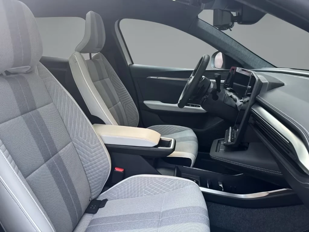 Renault Scenic E-Tech 87kWh Iconic - Full Options, снимка 12 - Автомобили и джипове - 54795833