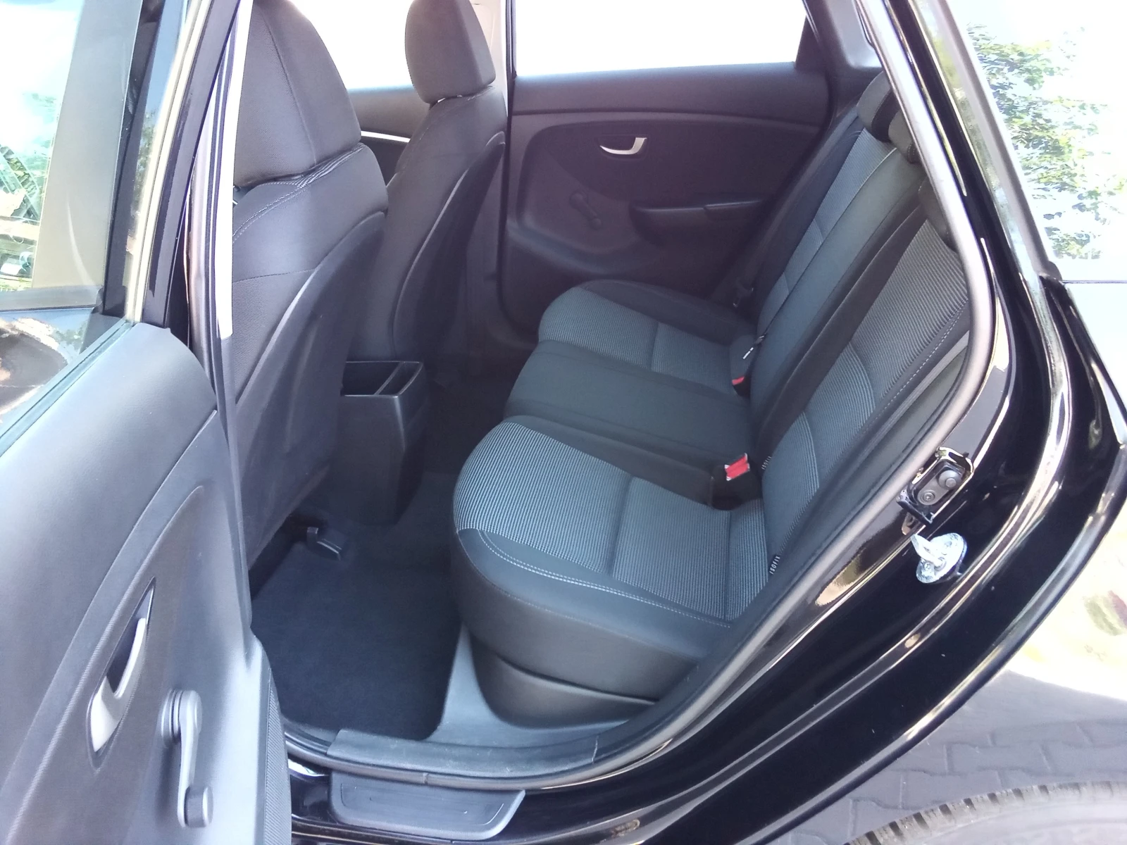 Hyundai I30 1.4CRDI-90kc., снимка 12 - Автомобили и джипове - 54978055