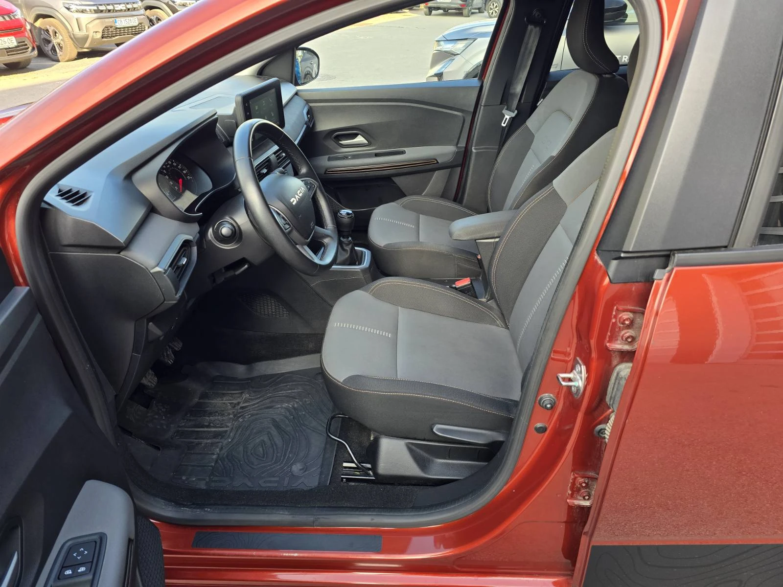 Dacia Jogger 1.0 TCe 110, снимка 13 - Автомобили и джипове - 55077644