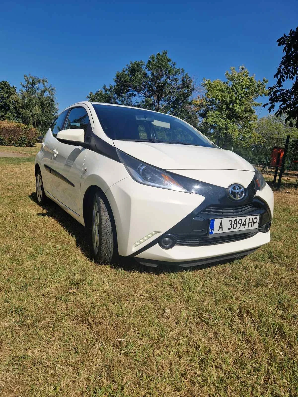Toyota Aygo Aygo* avtomat* camera* 1.0, снимка 2 - Автомобили и джипове - 55743521