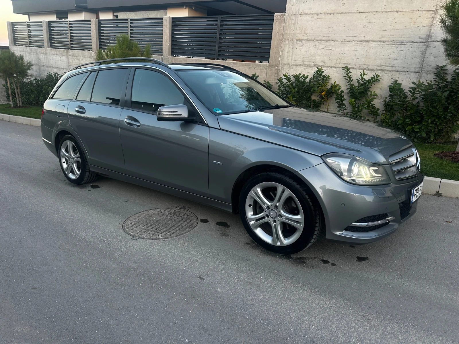 Mercedes-Benz C 220 BlueEFFICIENCY Avantgarde, снимка 14 - Автомобили и джипове - 56641745