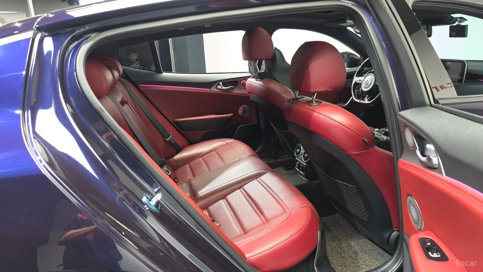 Kia Stinger 3.3 - TURBO GT - LEXICON - HUD -DISTRONIC - ОБДУХ , снимка 11 - Автомобили и джипове - 56113693