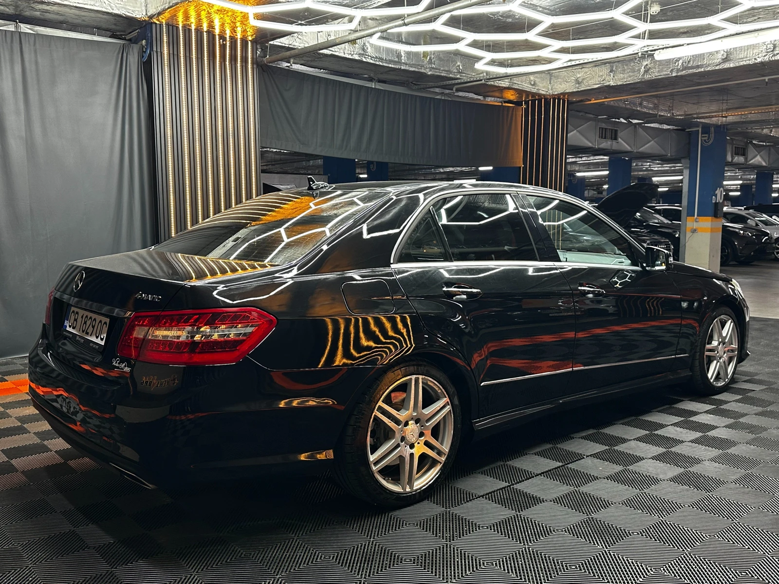 Mercedes-Benz E 500 388КС 4matic/ГАРАНЦИЯ/БАРТЕР/ЛИЗИНГ/КОМЕНТАР, снимка 5 - Автомобили и джипове - 56148853