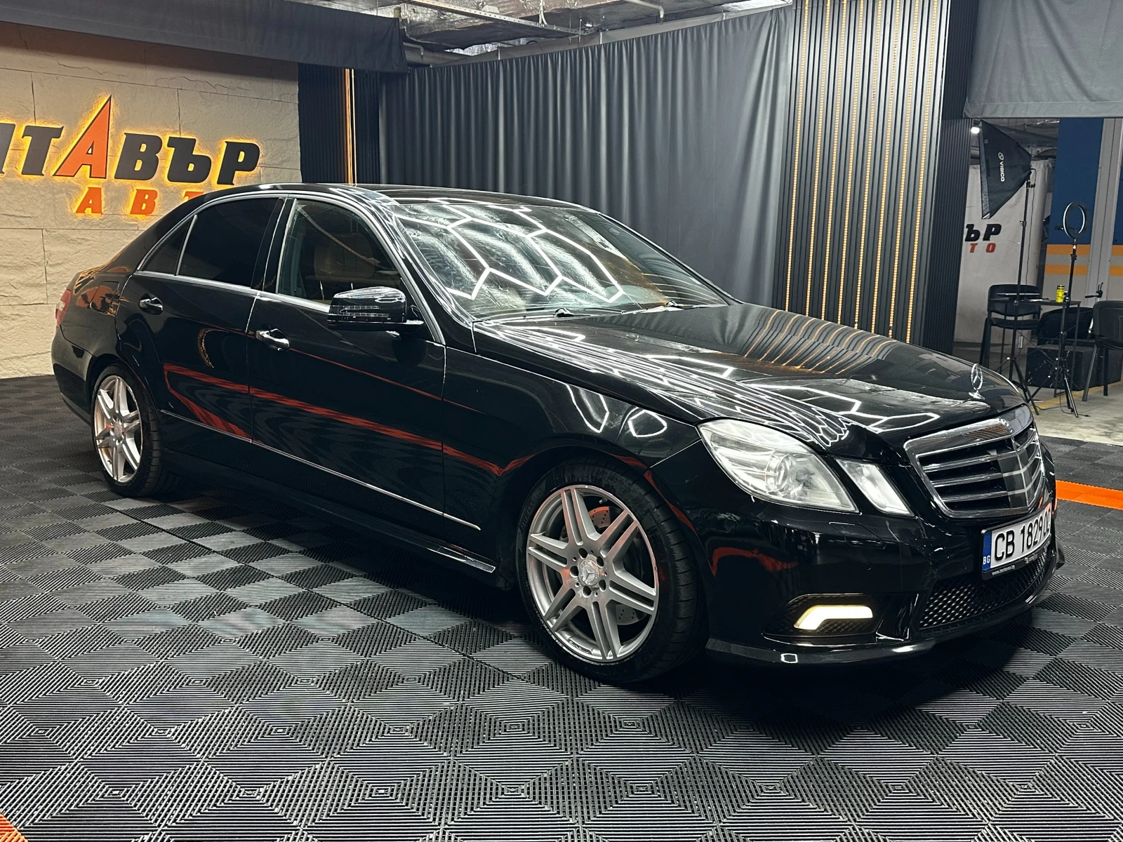 Mercedes-Benz E 500 388КС 4matic/ГАРАНЦИЯ/БАРТЕР/ЛИЗИНГ/КОМЕНТАР, снимка 4 - Автомобили и джипове - 56148853