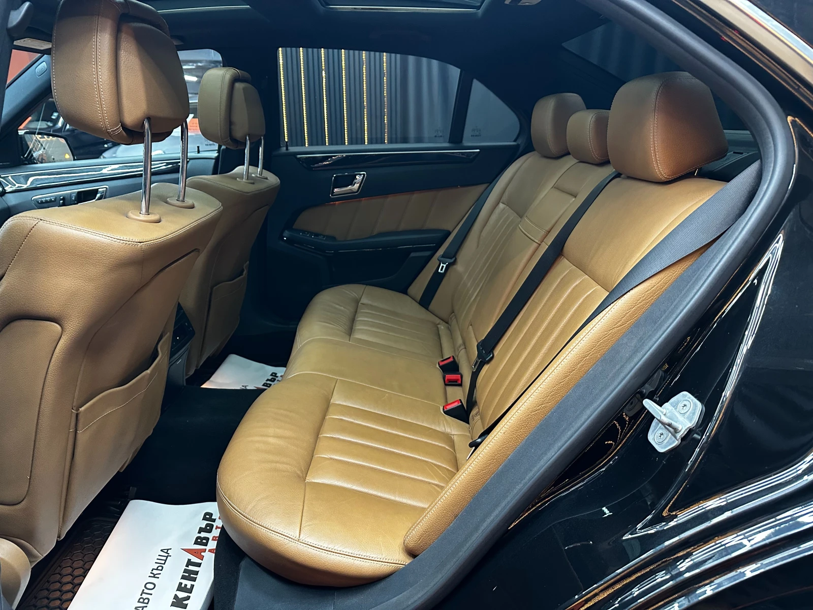 Mercedes-Benz E 500 388КС 4matic/ГАРАНЦИЯ/БАРТЕР/ЛИЗИНГ/КОМЕНТАР, снимка 9 - Автомобили и джипове - 56148853