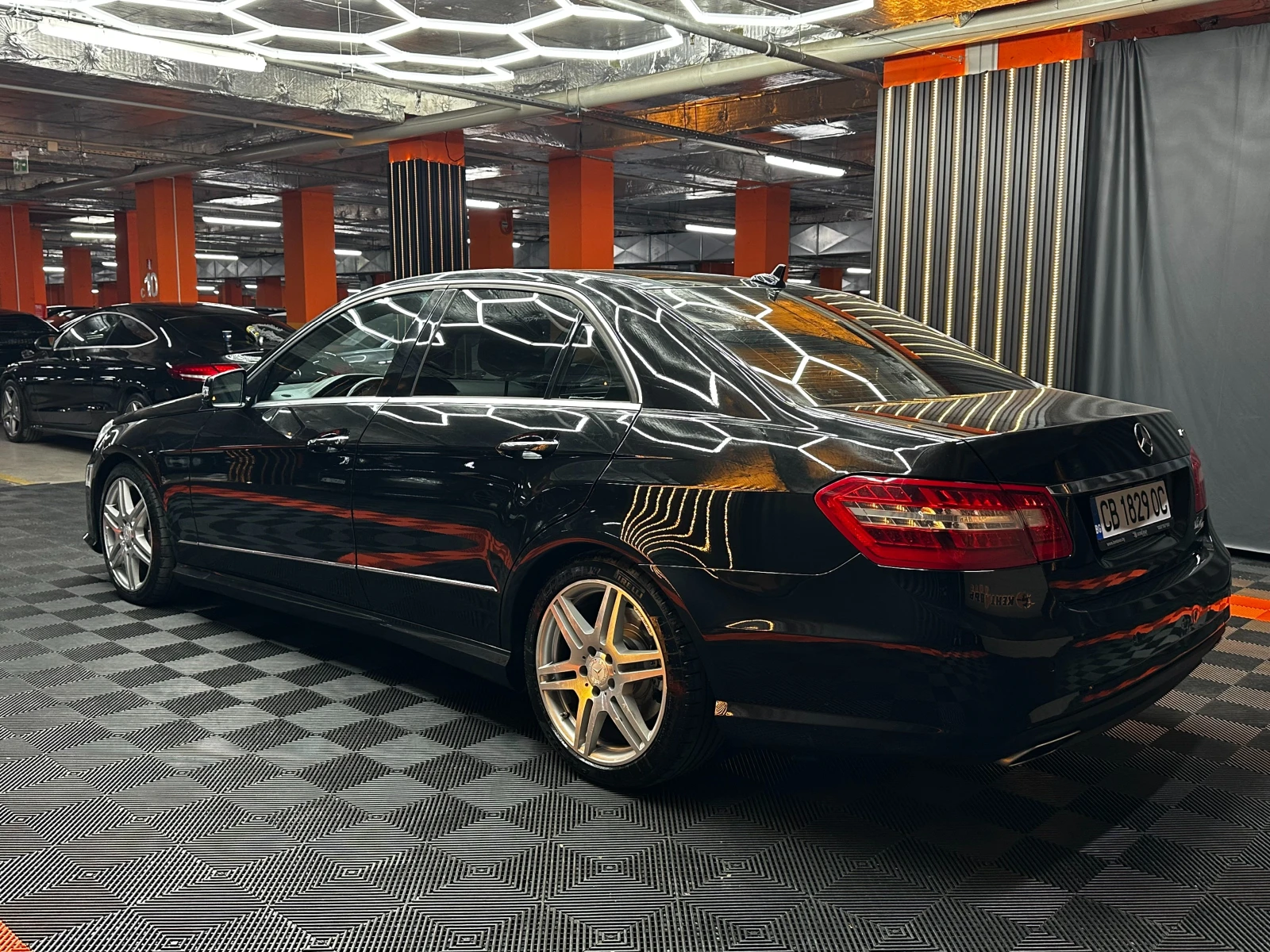 Mercedes-Benz E 500 388КС 4matic/ГАРАНЦИЯ/БАРТЕР/ЛИЗИНГ/КОМЕНТАР, снимка 6 - Автомобили и джипове - 56148853