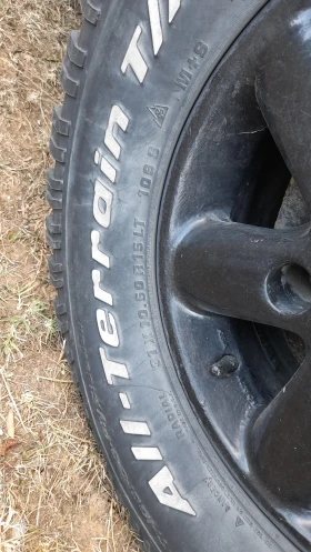 Nissan Terrano 2.4i, снимка 14