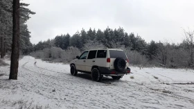 Nissan Terrano 2.4i, снимка 6