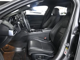 Обява за продажба на Jaguar F-PACE * АВТО КРЕДИТ* ЦЕНА ДО БГ * СЕРВИЗНА ИСТОРИЯ *  ~25 200 лв. - изображение 8 | Auto.bg Обява за продажба на Jaguar F-PACE * АВТО КРЕДИТ* ЦЕНА ДО БГ * СЕРВИЗНА ИСТОРИЯ *  ~25 200 лв. - изображение 8