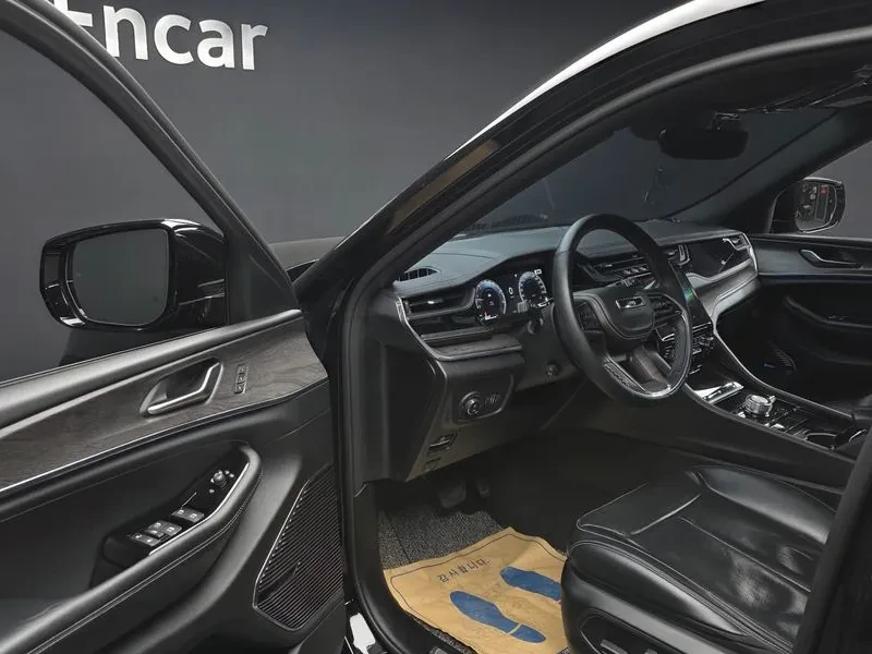 Jeep Cherokee 3.6 OVERLAND, снимка 10 - Автомобили и джипове - 54930447