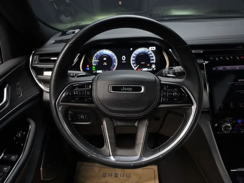 Jeep Cherokee 3.6 OVERLAND, снимка 14 - Автомобили и джипове - 54930447