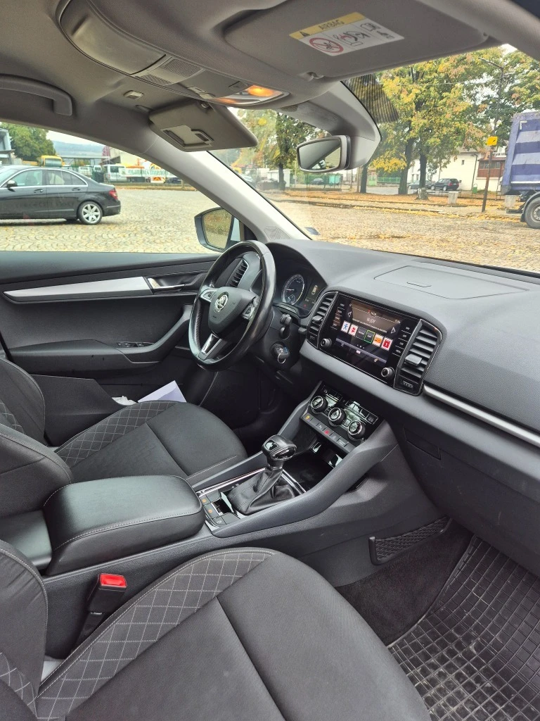 Skoda Karoq 1.6 TDI, снимка 5 - Автомобили и джипове - 56470184